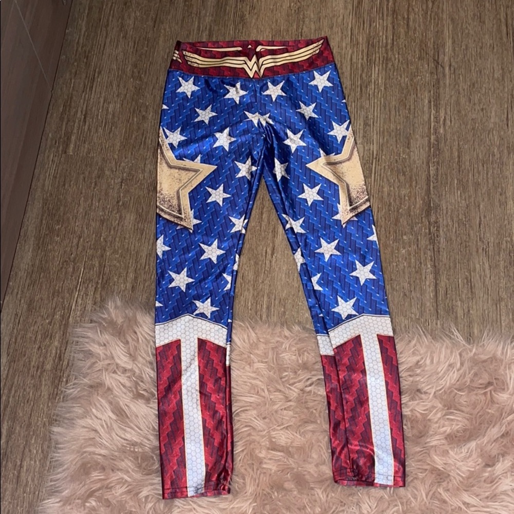 NWOT Wonder Woman leggins